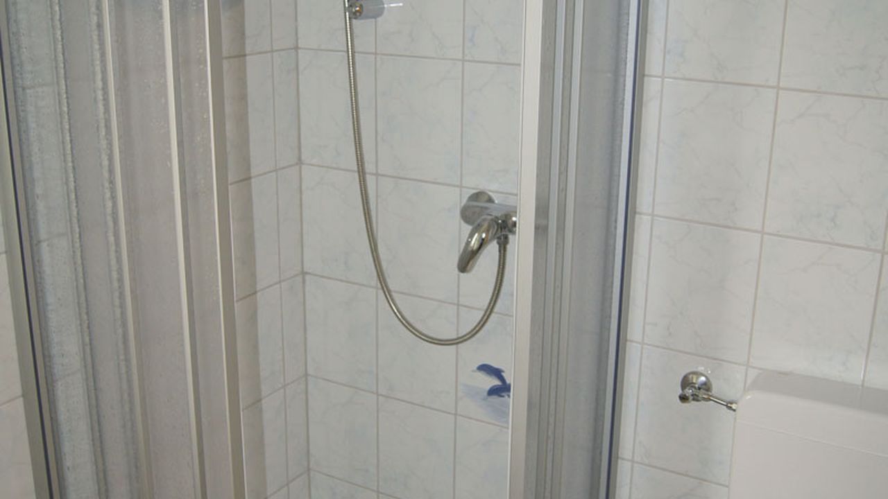 Einzelzimmer DU/WC Einzelzimmer DU/WC
